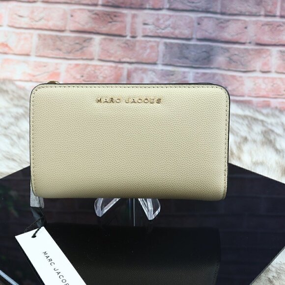 Marc Jacobs Medium Bifold Wallet MARSHMALLOW M0016990